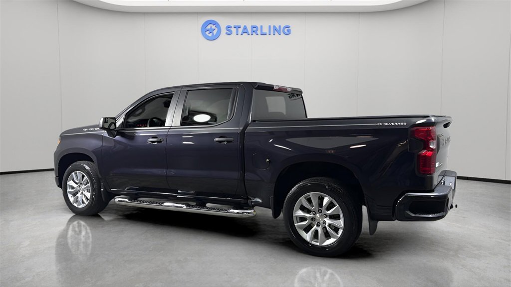 2023 Chevrolet Silverado 1500 Custom photo 4