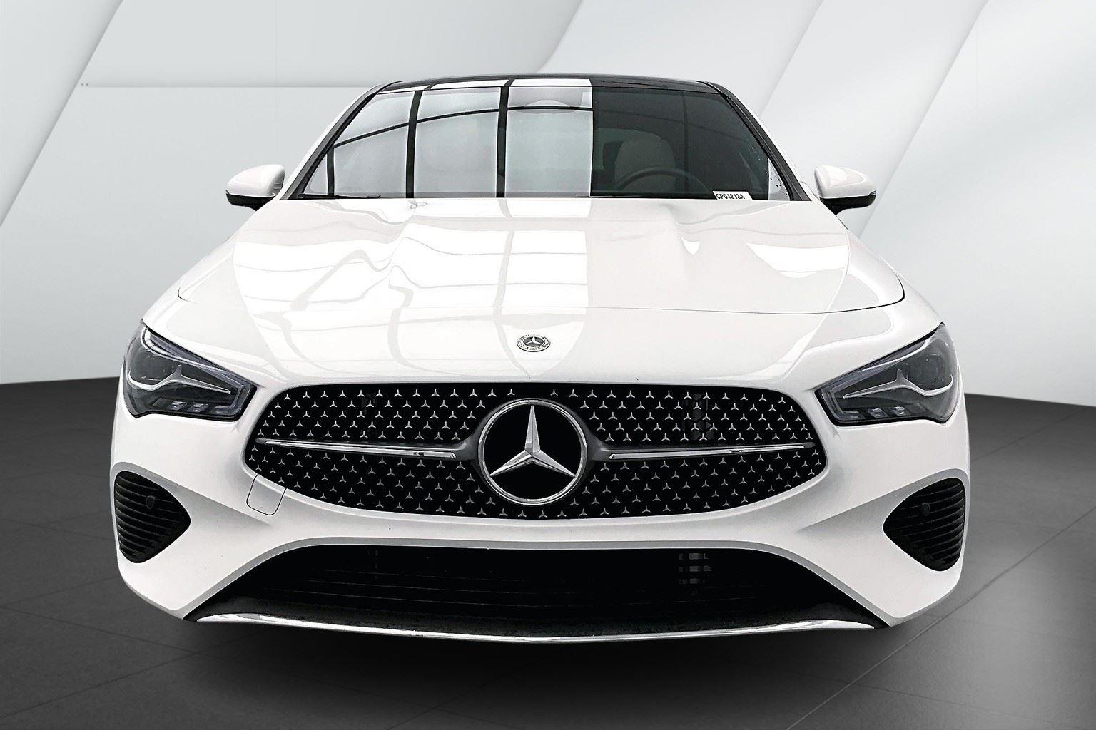 2025 Mercedes Benz CLA 250 4MATIC photo 2