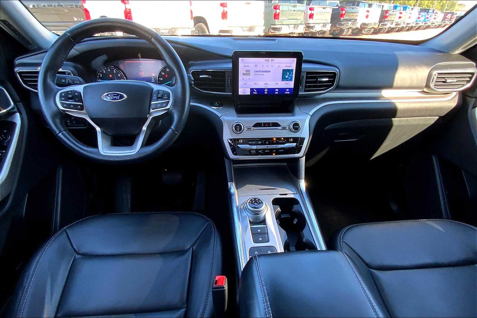 2021 Ford Explorer XLT photo 13