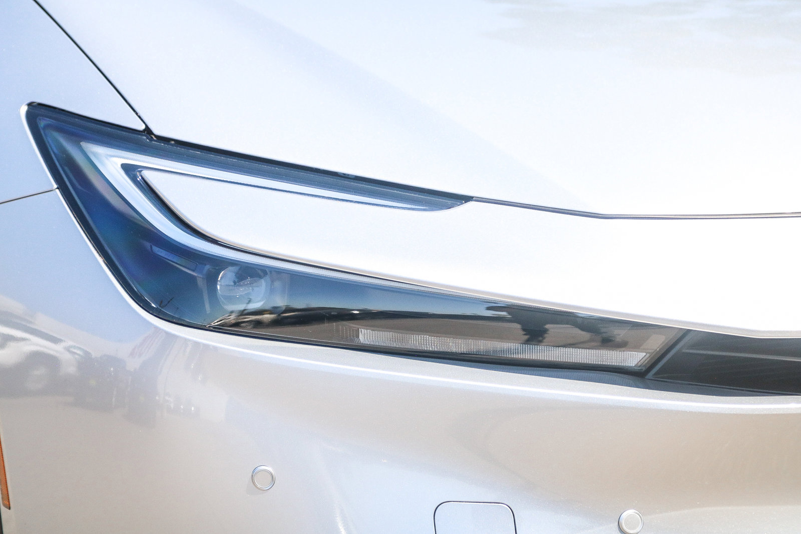 2026 Toyota Prius Plug-in Hybrid SE photo 4