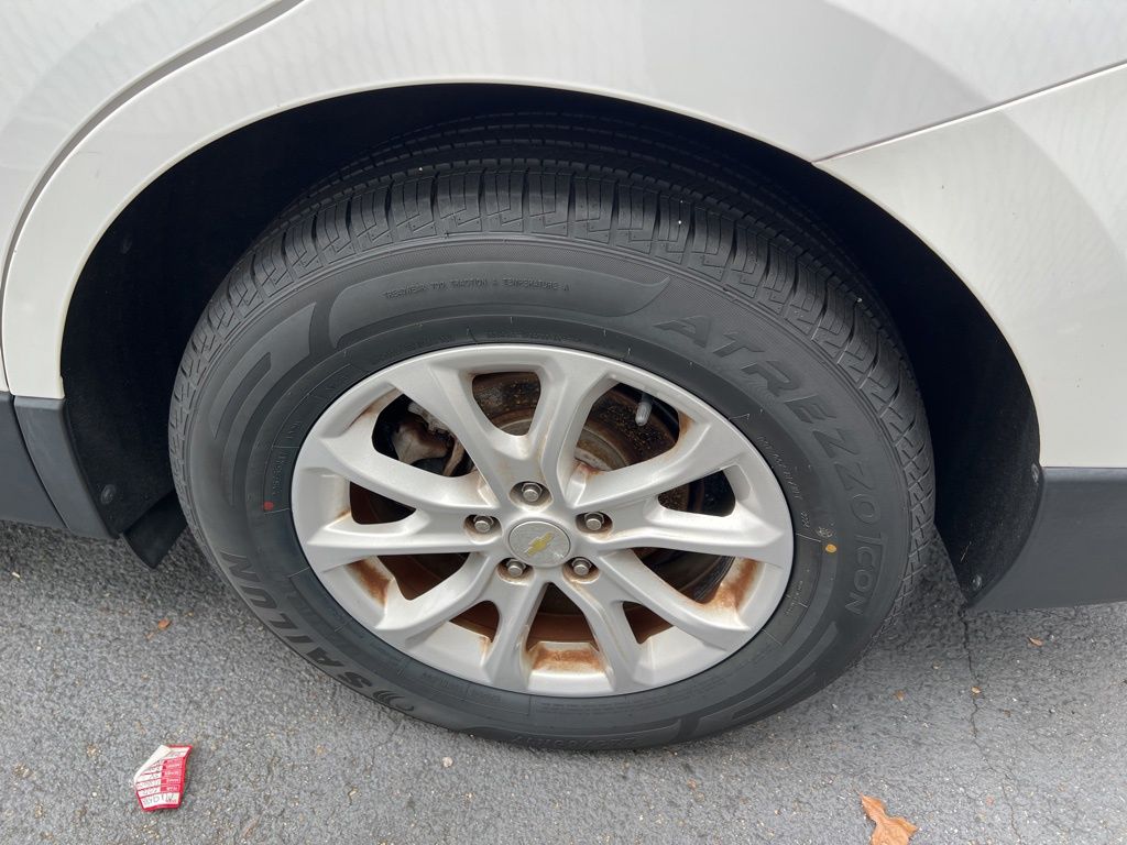 2019 Chevrolet Equinox LS photo 4