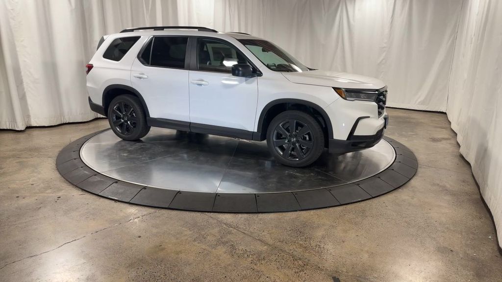 2025 Honda Pilot Sport photo 2