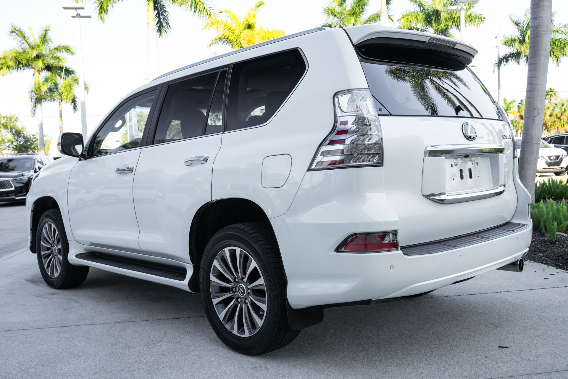 2022 Lexus GX 460 Luxury photo 3