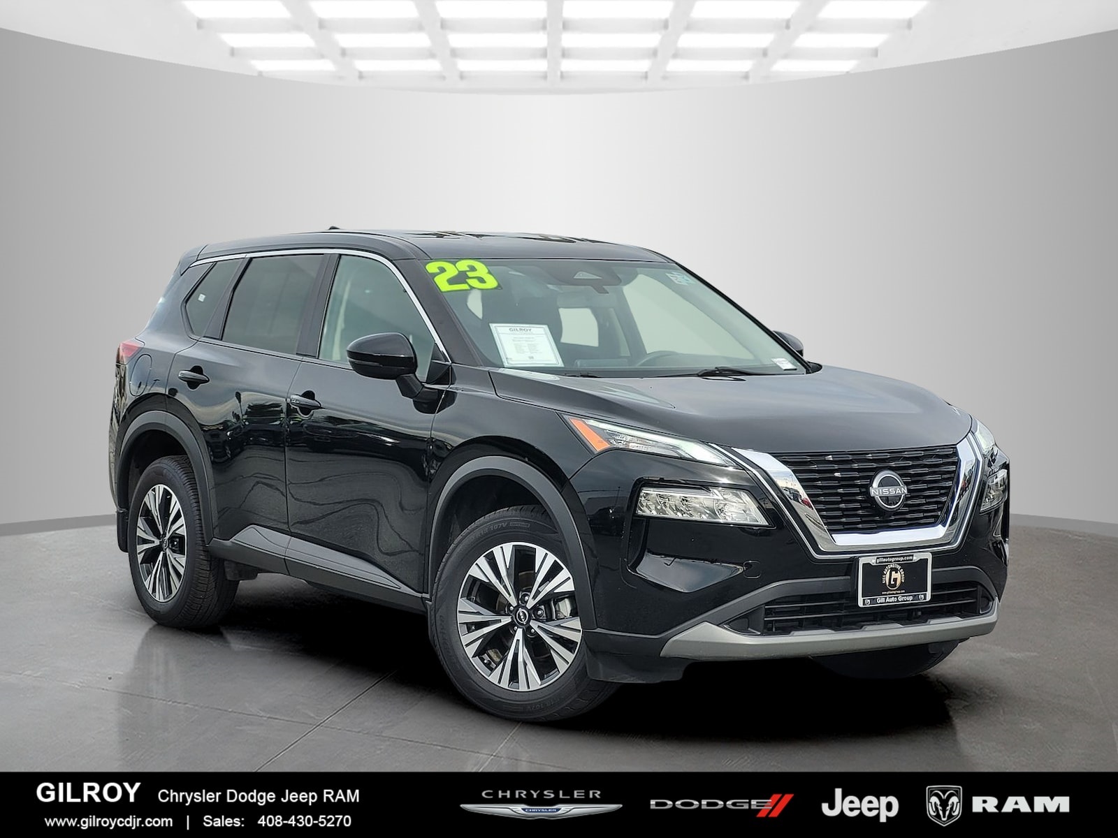 2023 Nissan Rogue SV's photo