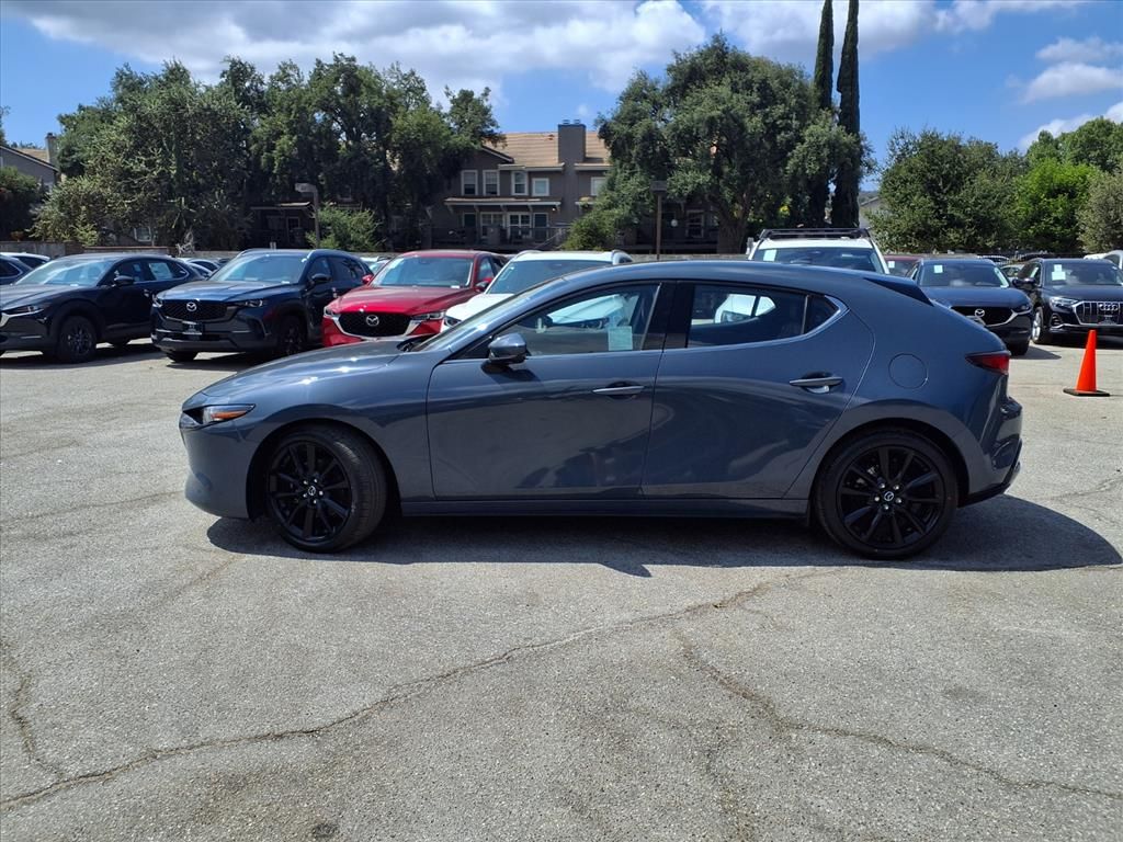 2022 Mazda Mazda3 Hatchback Premium photo 3