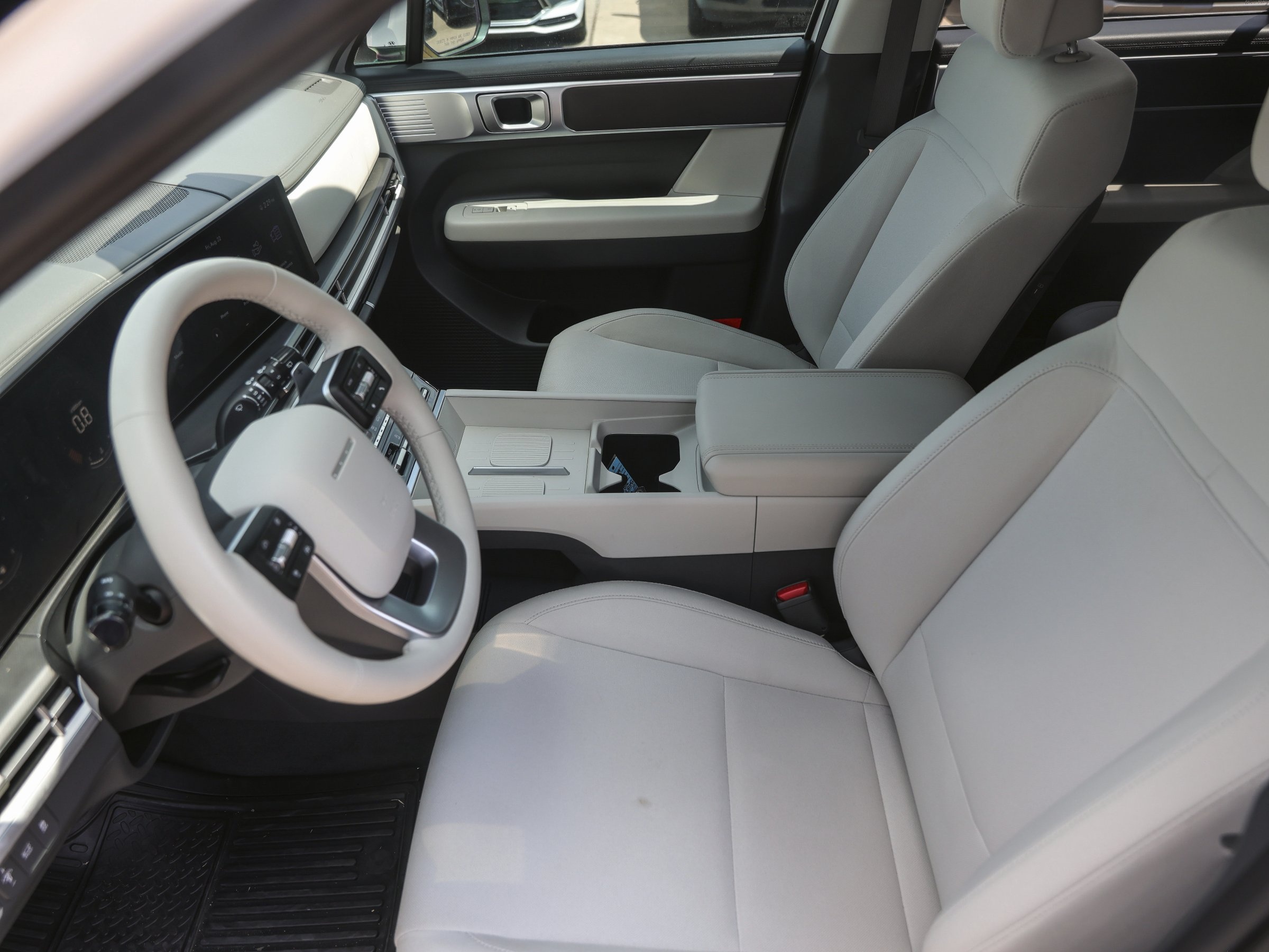2025 Hyundai Santa Fe SE photo 9