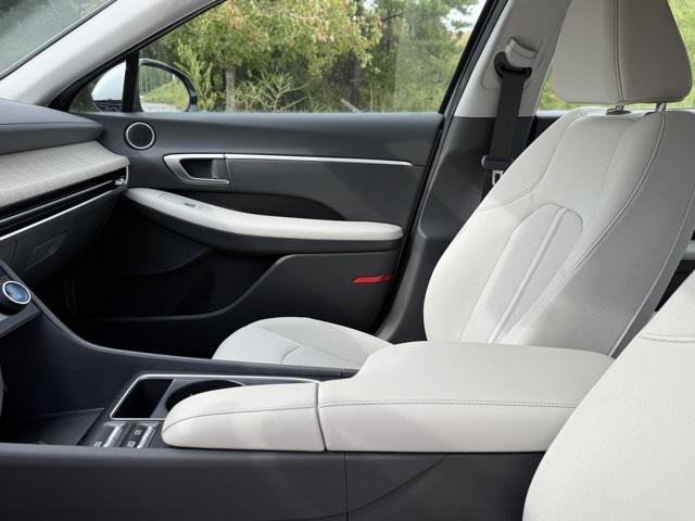 2025 Hyundai Sonata Hybrid SEL photo 20