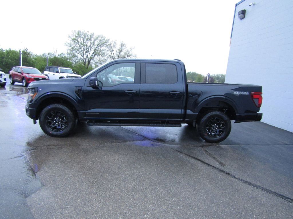 2025 Ford F-150 XLT photo 2