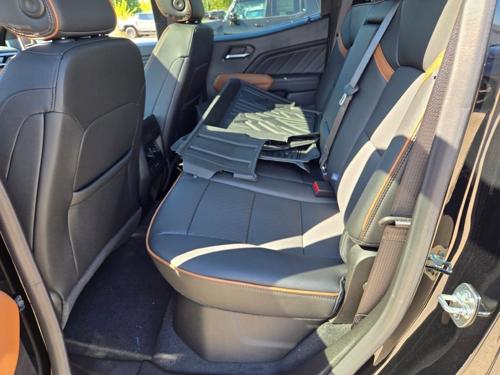2025 Gmc Canyon AT4 photo 16