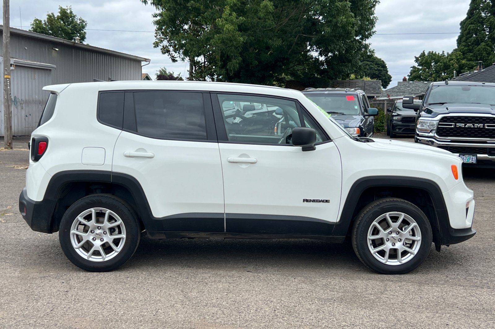 2023 Jeep Renegade Latitude Upland photo 2
