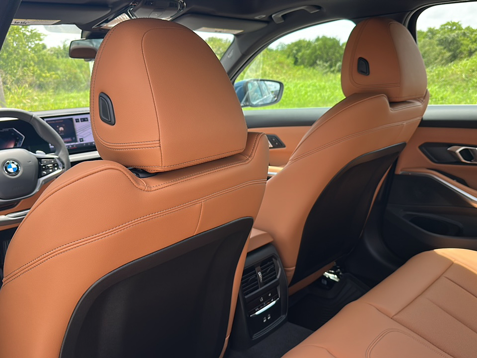 2025 Bmw 330i photo 3