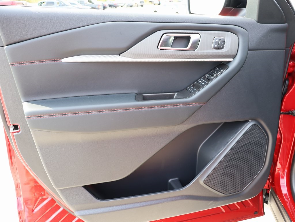 2025 Ford Explorer ST photo 20