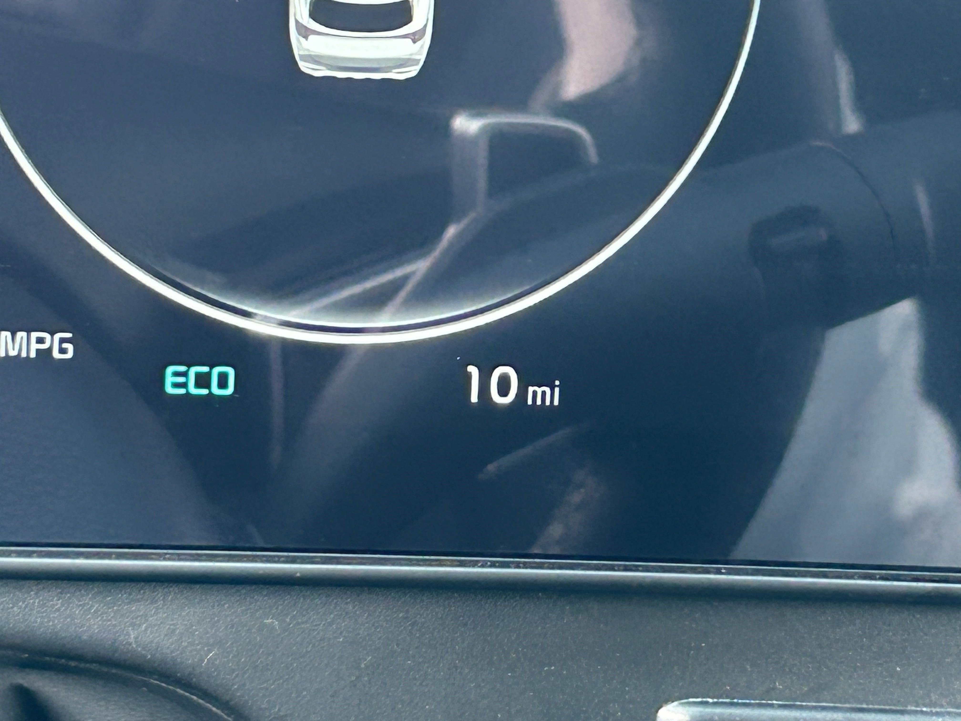 2025 Kia Sportage Plug-In Hybrid X-Line Prestige photo 3