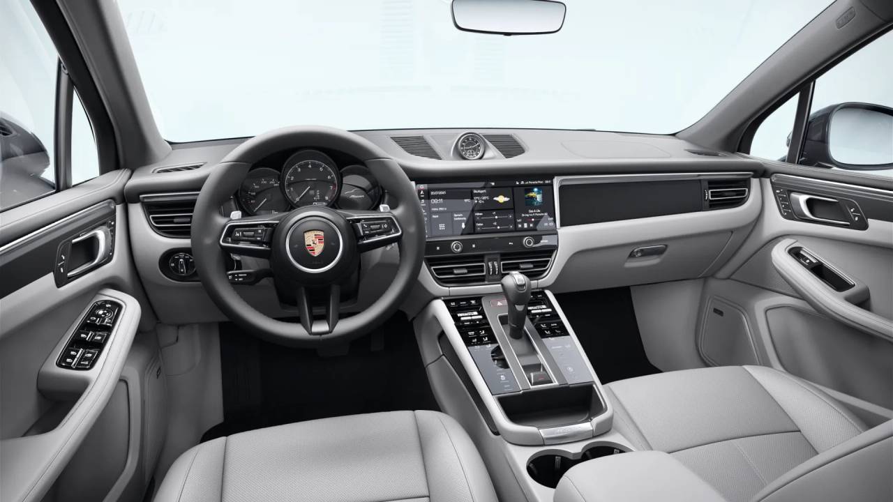 2026 Porsche Macan T photo 8