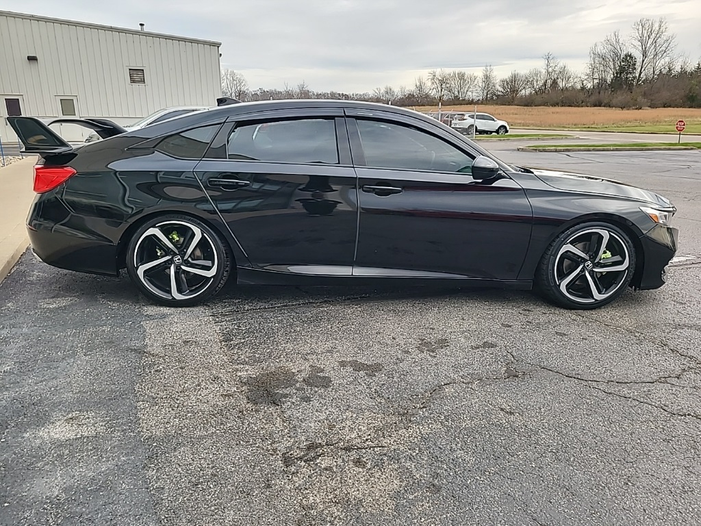 2018 Honda Accord Sport 2.0T photo 4