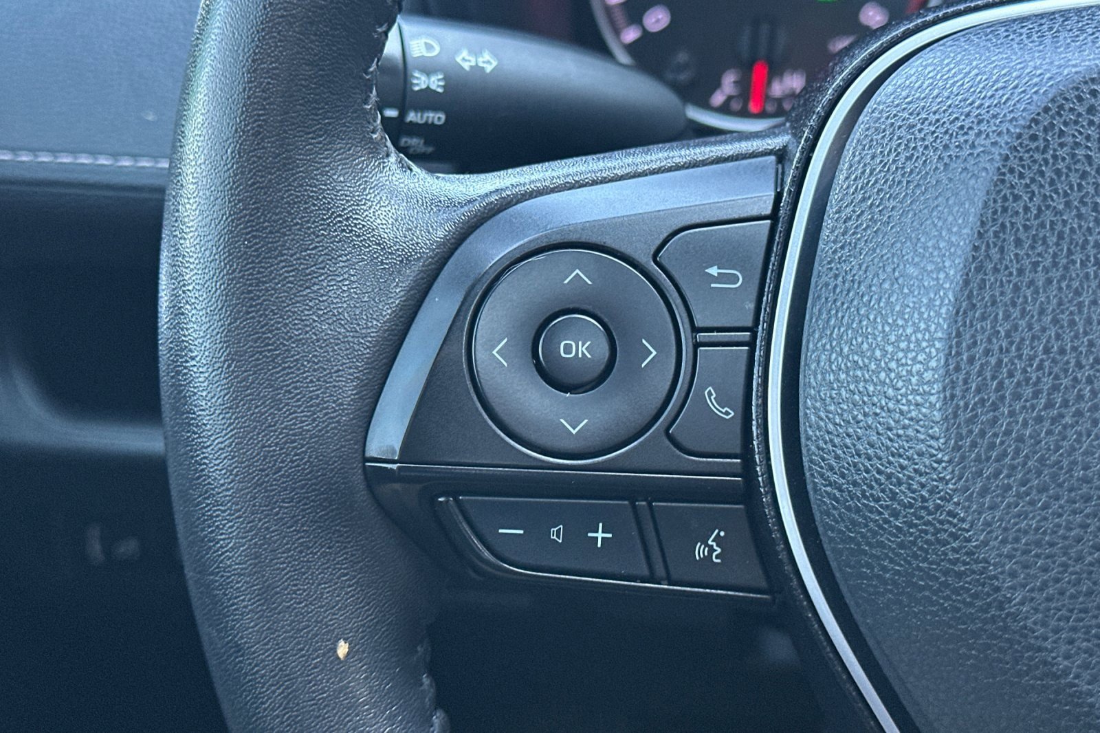 2022 Toyota RAV4 XLE photo 28