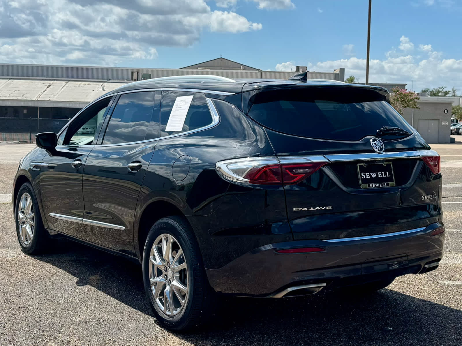 2022 Buick Enclave Premium photo 2