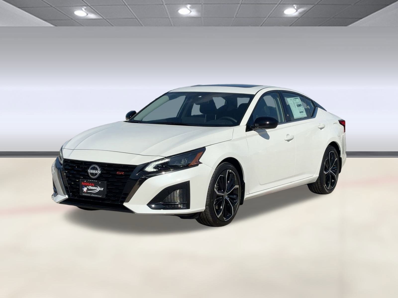 2025 Nissan Altima SR's photo