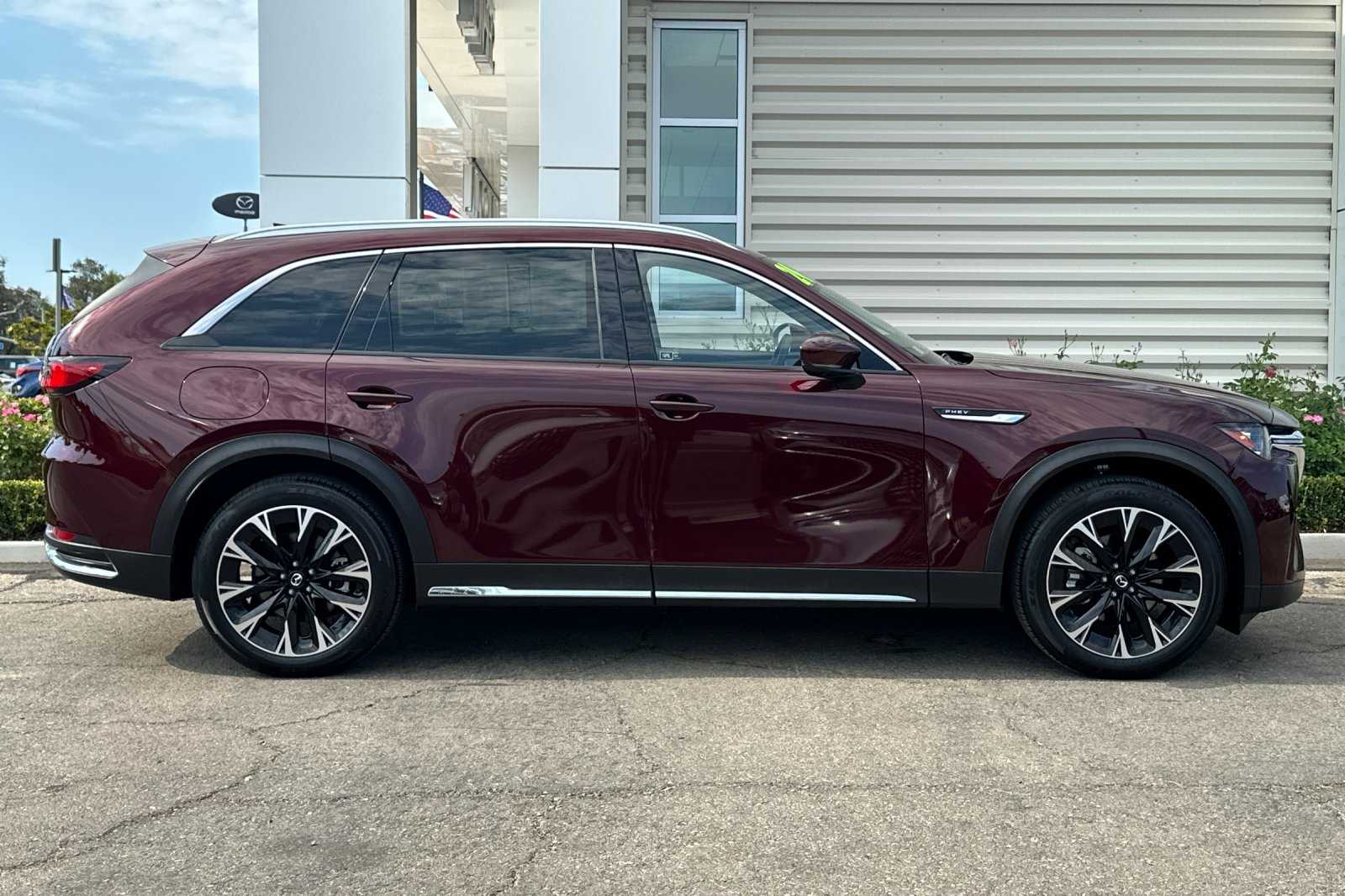 2024 Mazda CX-90 Premium Plus photo 3