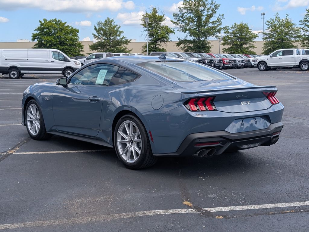 2025 Ford Mustang GT Premium photo 4