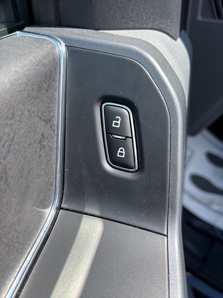 2024 Ford F-150 XLT photo 16