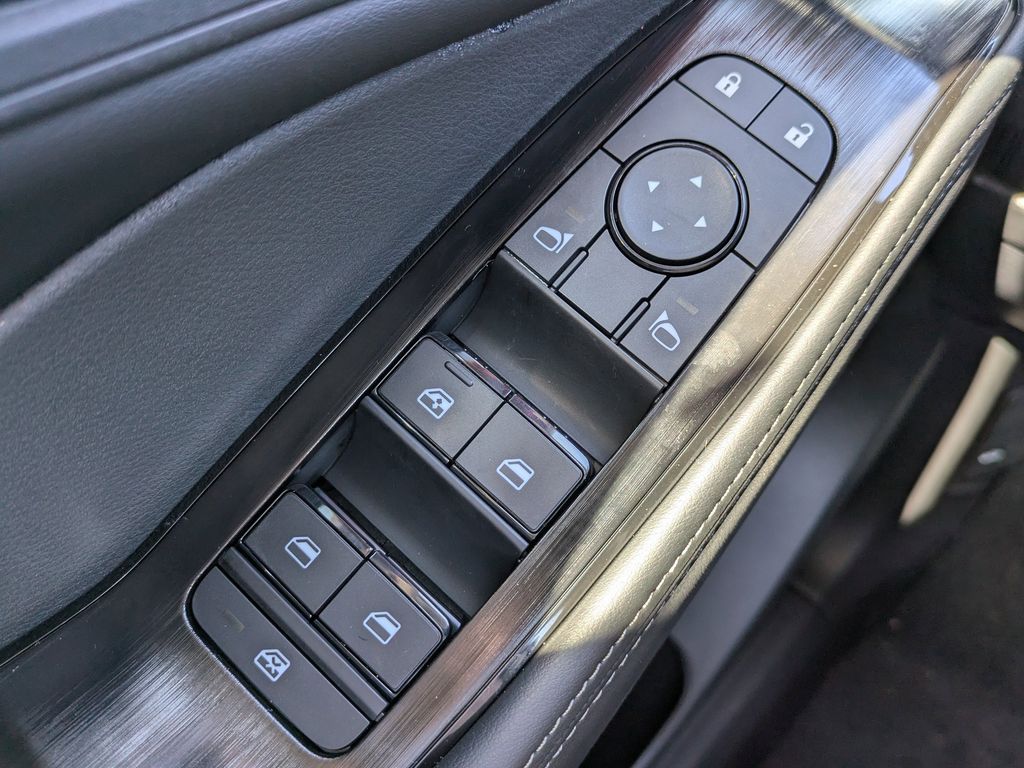 2026 Nissan Rogue SV photo 20