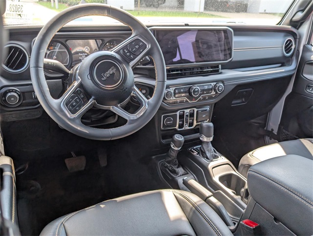 2024 Jeep Wrangler Sahara photo 11