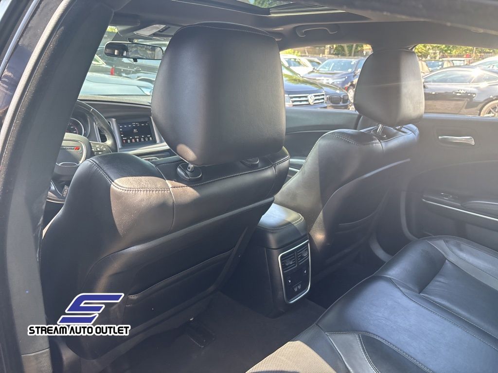 2022 Dodge Charger SXT photo 16