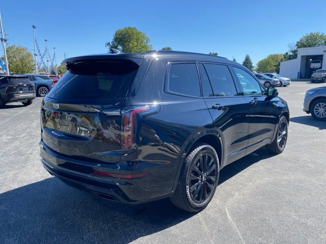 2024 Cadillac XT6 Sport photo 2