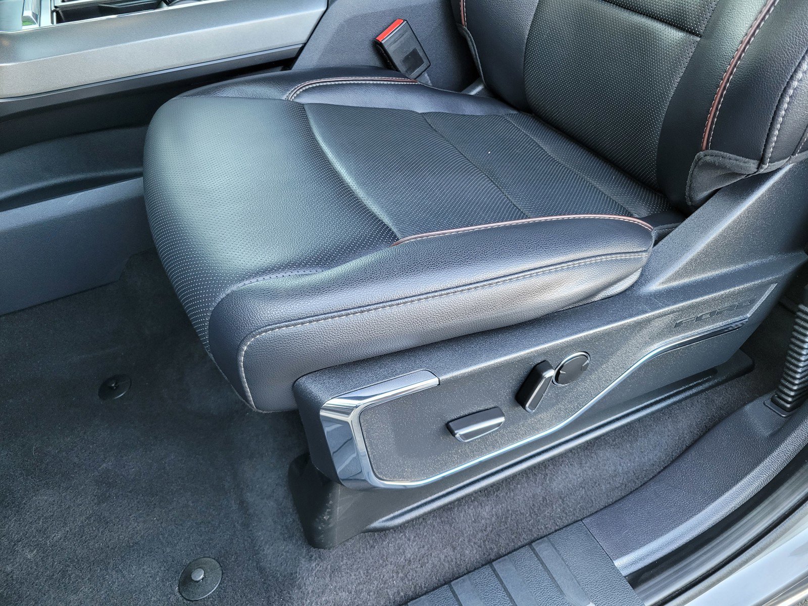 2023 Ford F-150 Lariat photo 15