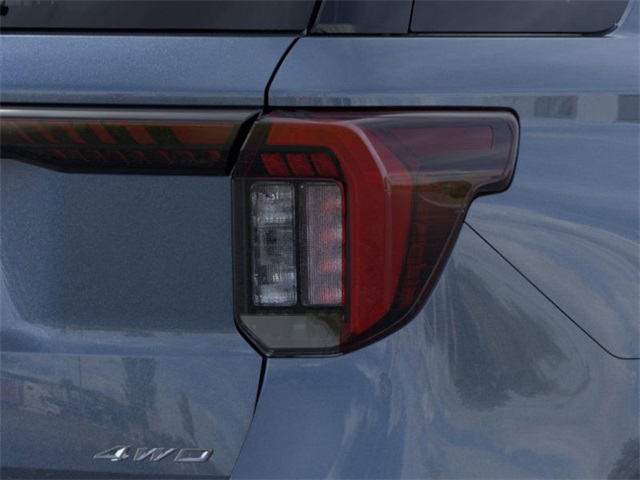 2025 Ford Explorer ST-Line photo 16