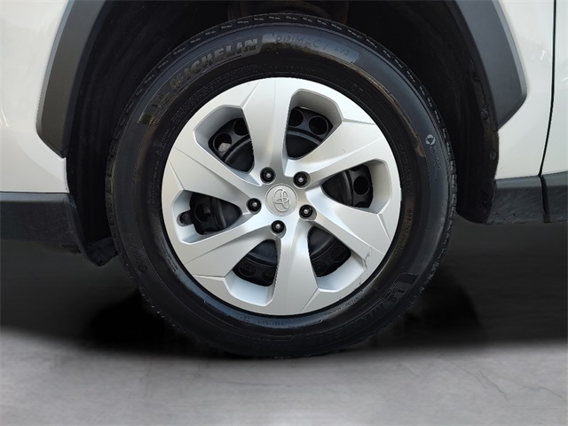 2024 Toyota RAV4 LE photo 28