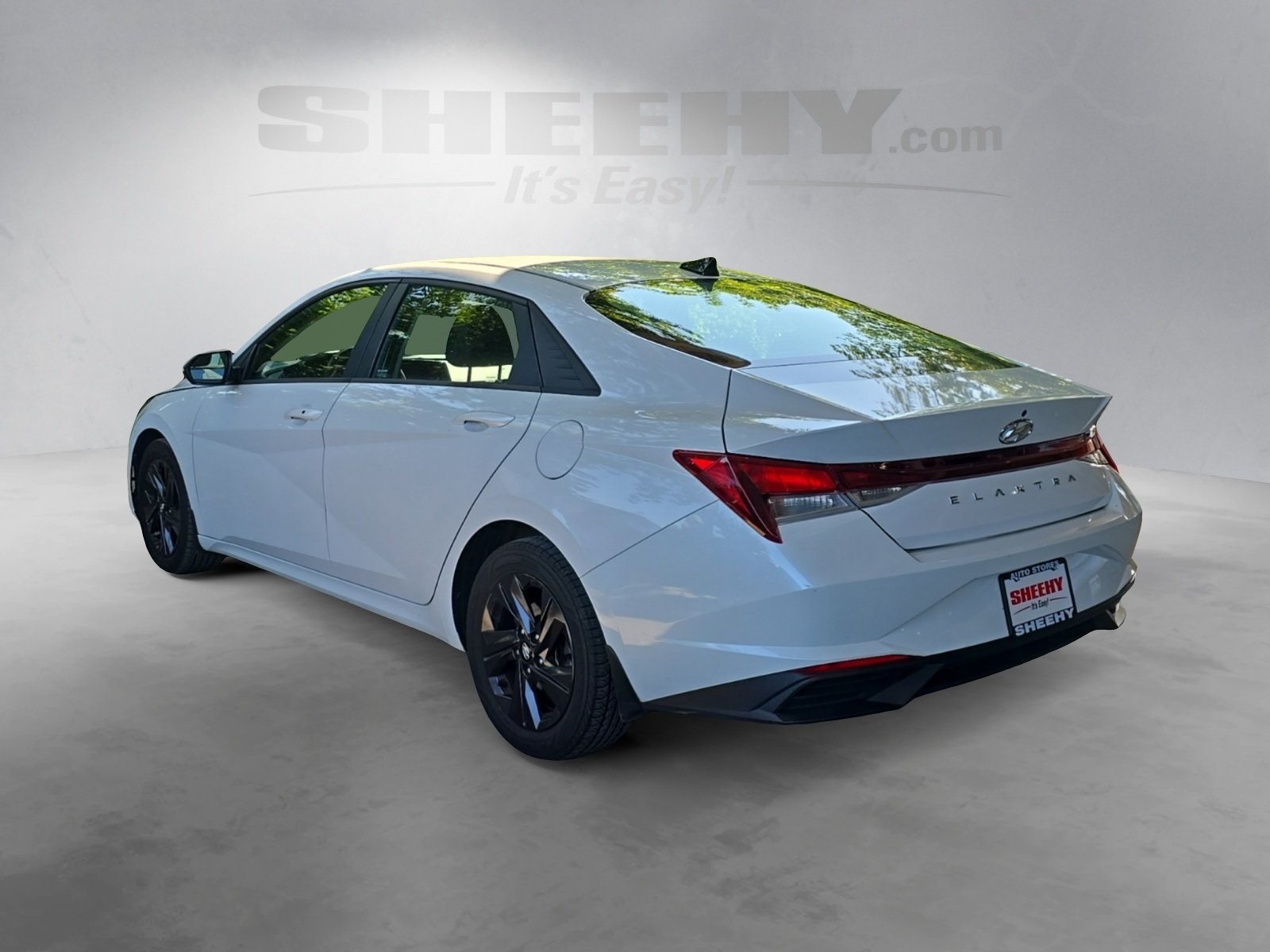 2022 Hyundai Elantra SEL Convenience photo 3