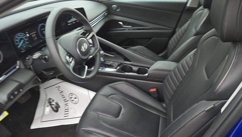 2025 Hyundai Elantra Hybrid Limited photo 2