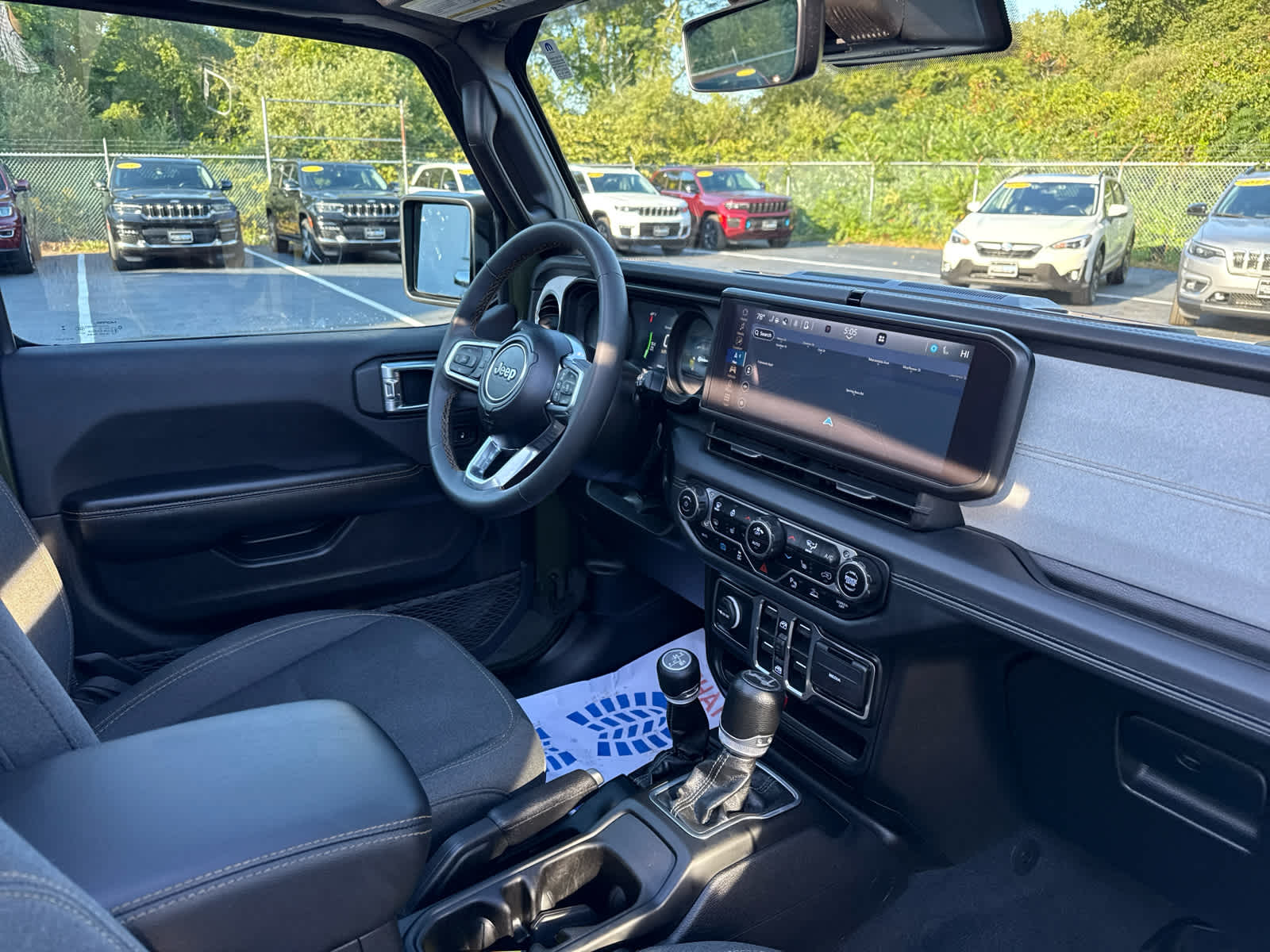 2024 Jeep Wrangler 4xe Sahara photo 27