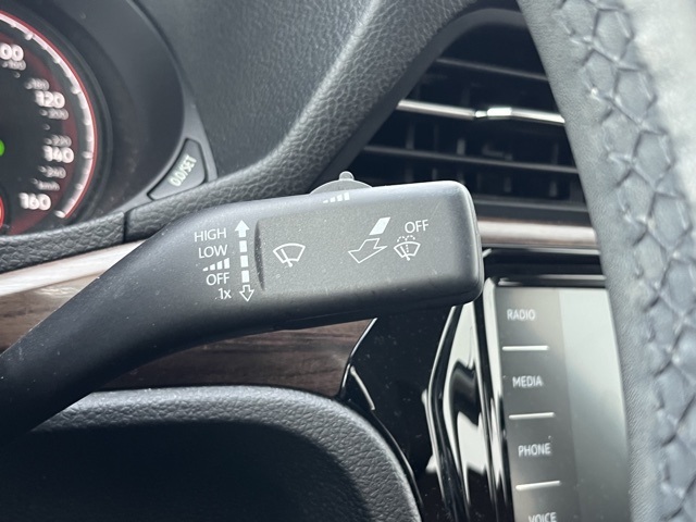 2022 Volkswagen Passat 2.0T Limited photo 35