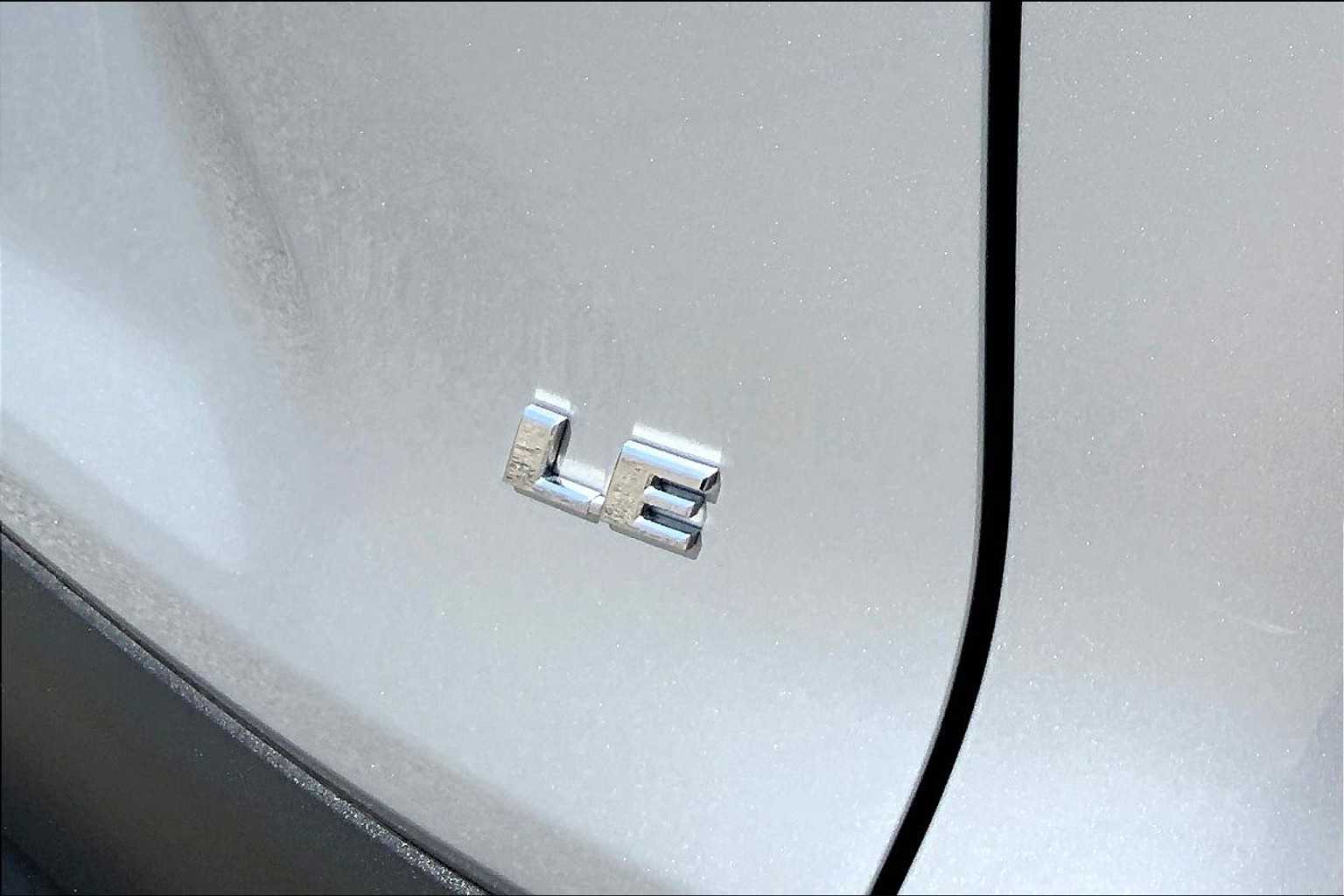 2019 Toyota RAV4 LE photo 28