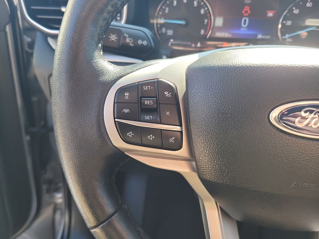 2022 Ford Explorer XLT photo 13
