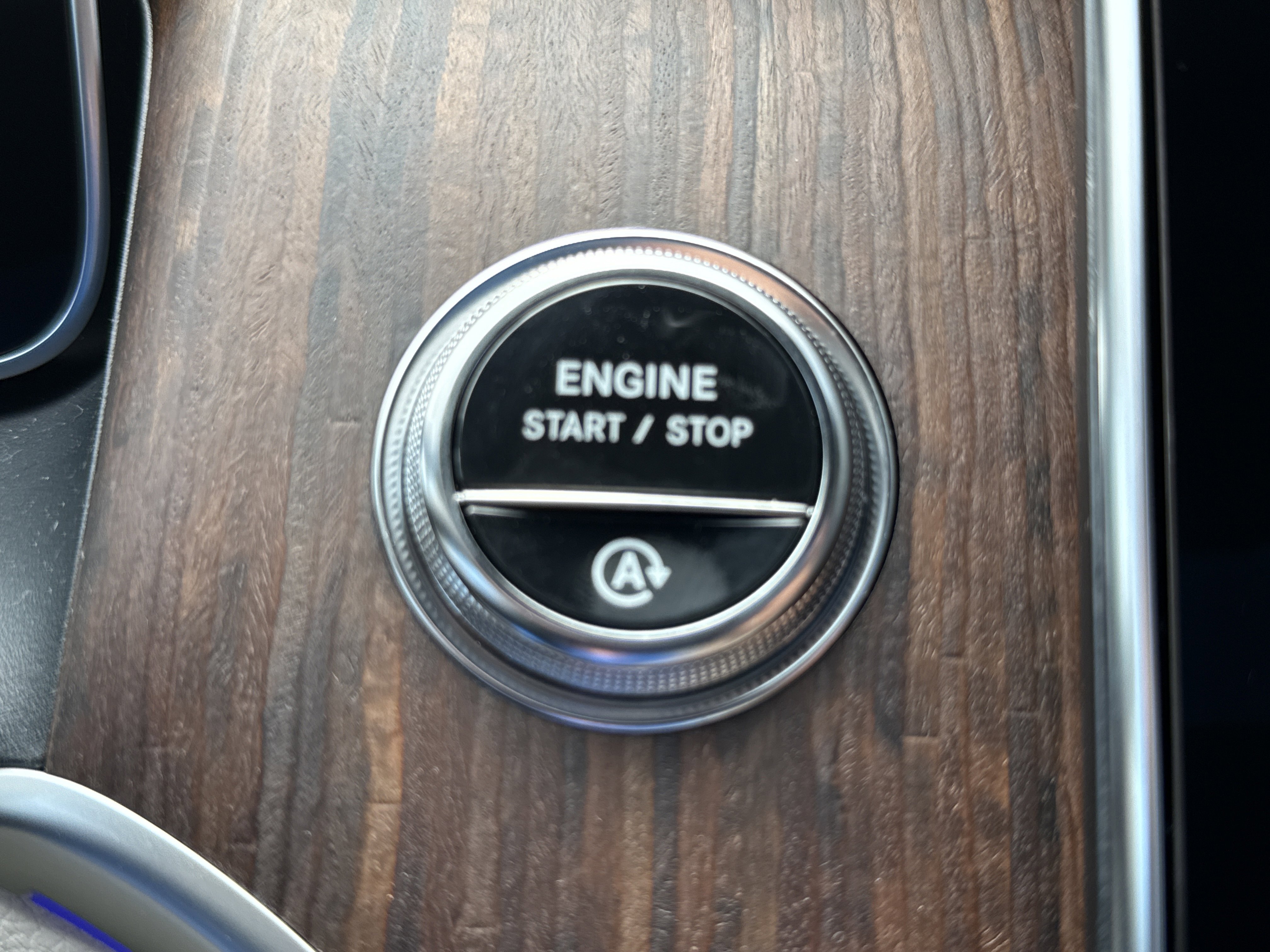 2026 Mercedes Benz GLC 300 4MATIC photo 3