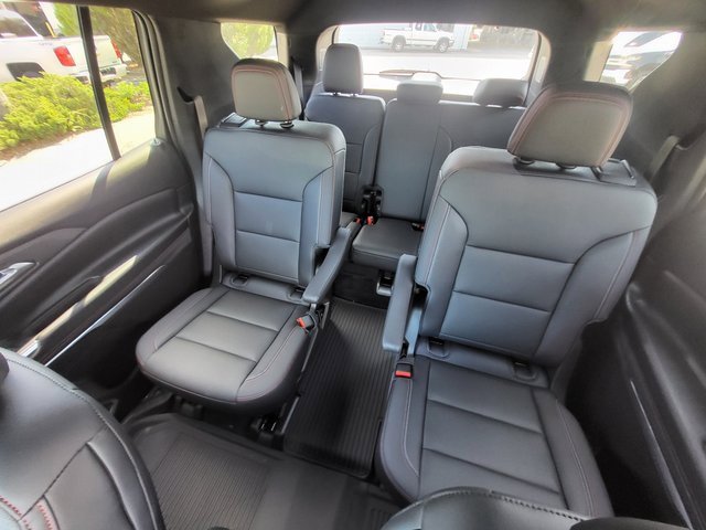 2025 Chevrolet Traverse Z71 photo 13