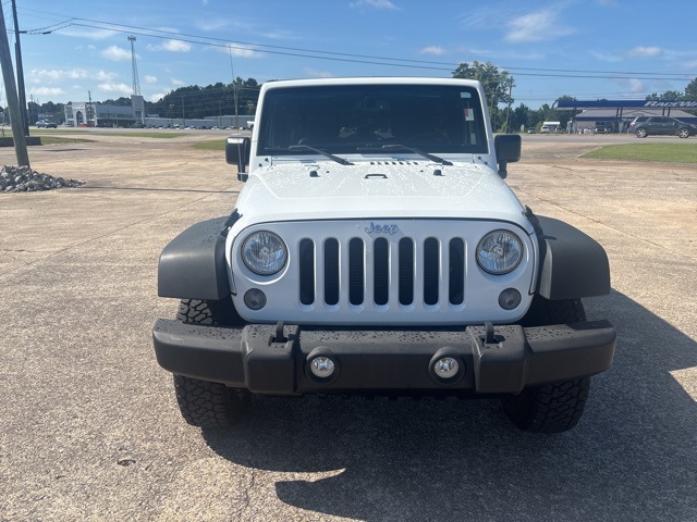 2015 Jeep Wrangler Unlimited Rubicon High Tide photo 2