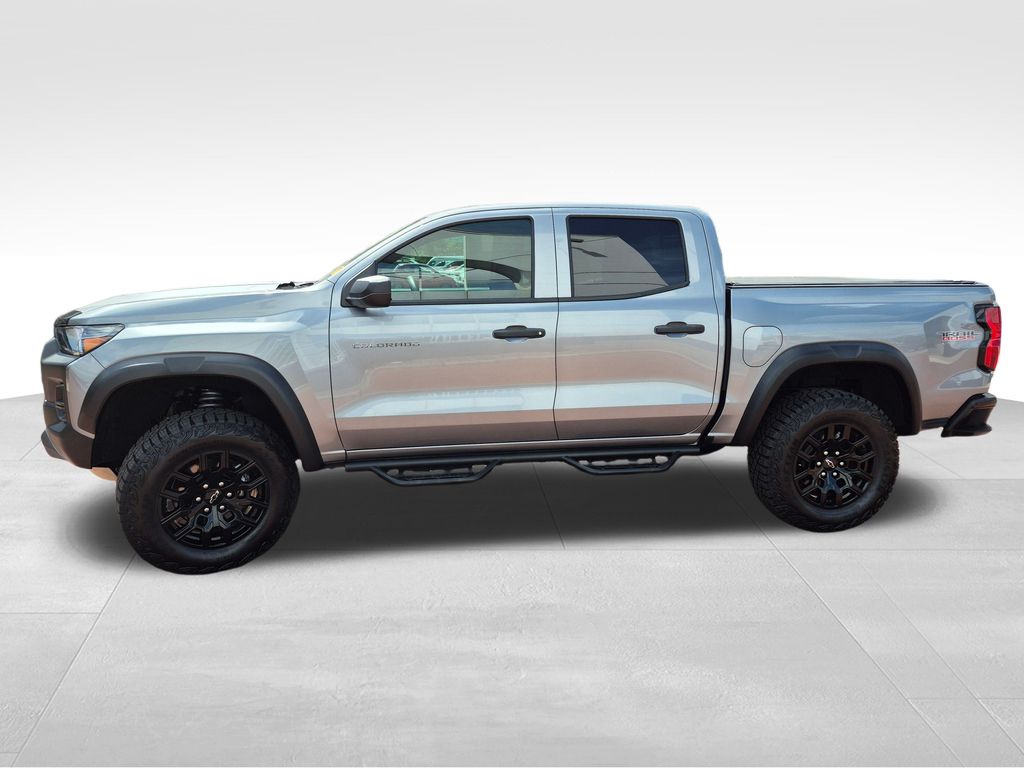 2024 Chevrolet Colorado Trail Boss photo 3