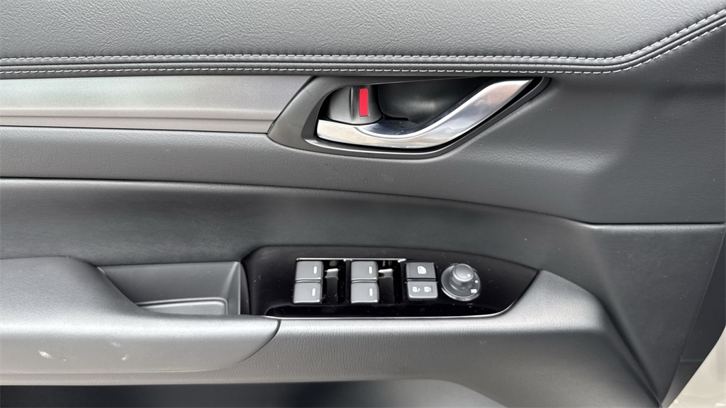2025 Mazda CX-5 2.5 Select photo 40