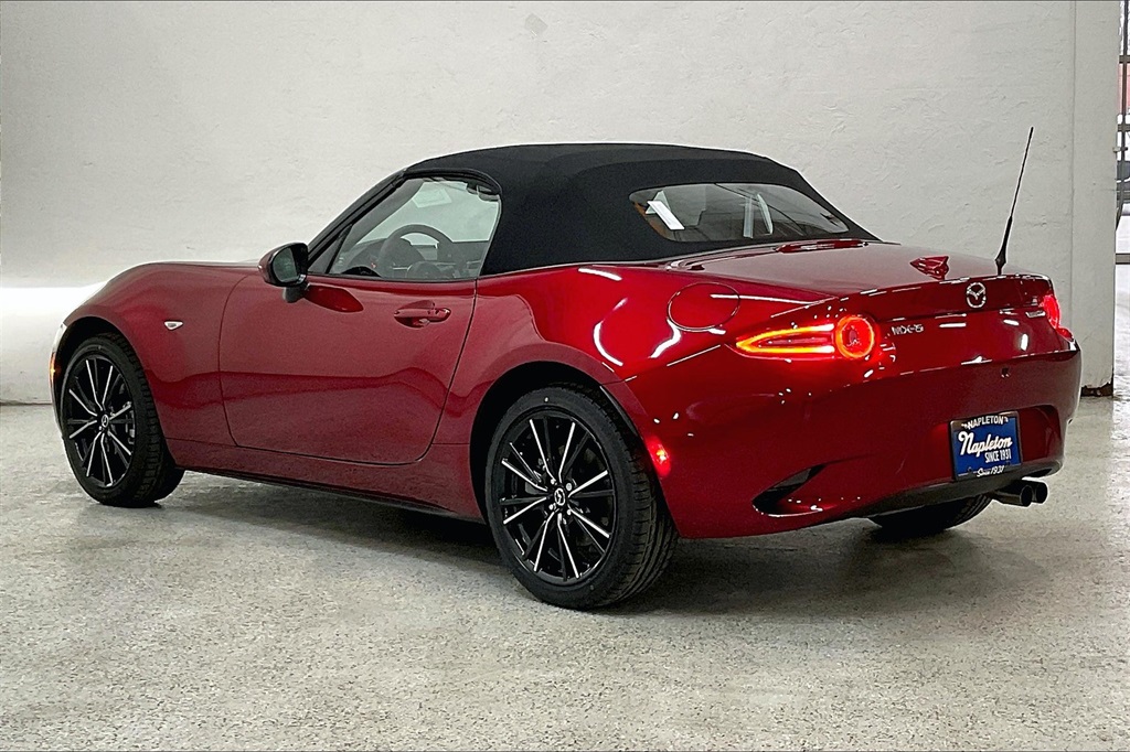 2025 MAZDA MX-5 - Image 2