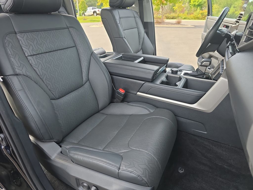2023 Toyota Tundra Limited photo 10