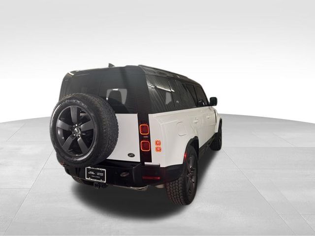 2022 Land Rover Defender 110 X-Dynamic HSE photo 4