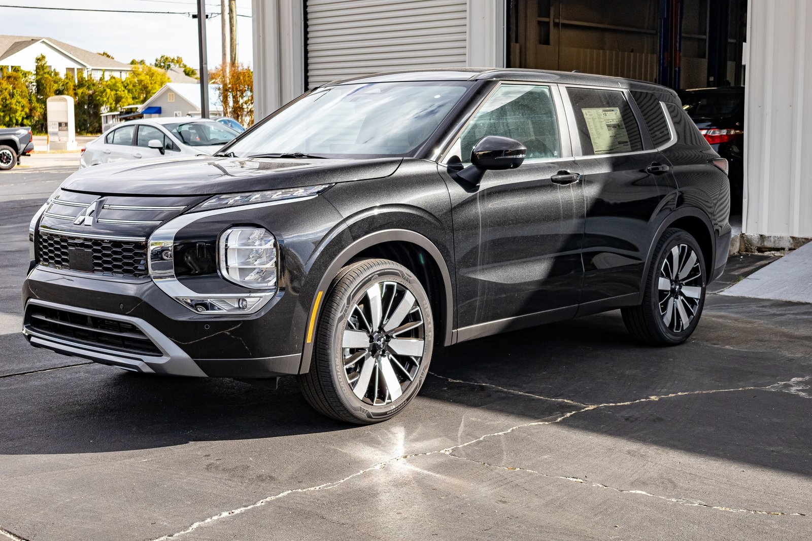 2025 Mitsubishi Outlander SE's photo