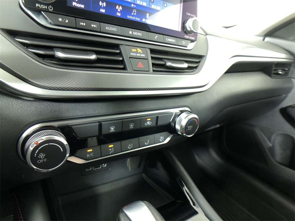 2023 Nissan Altima 2.5 SR photo 12