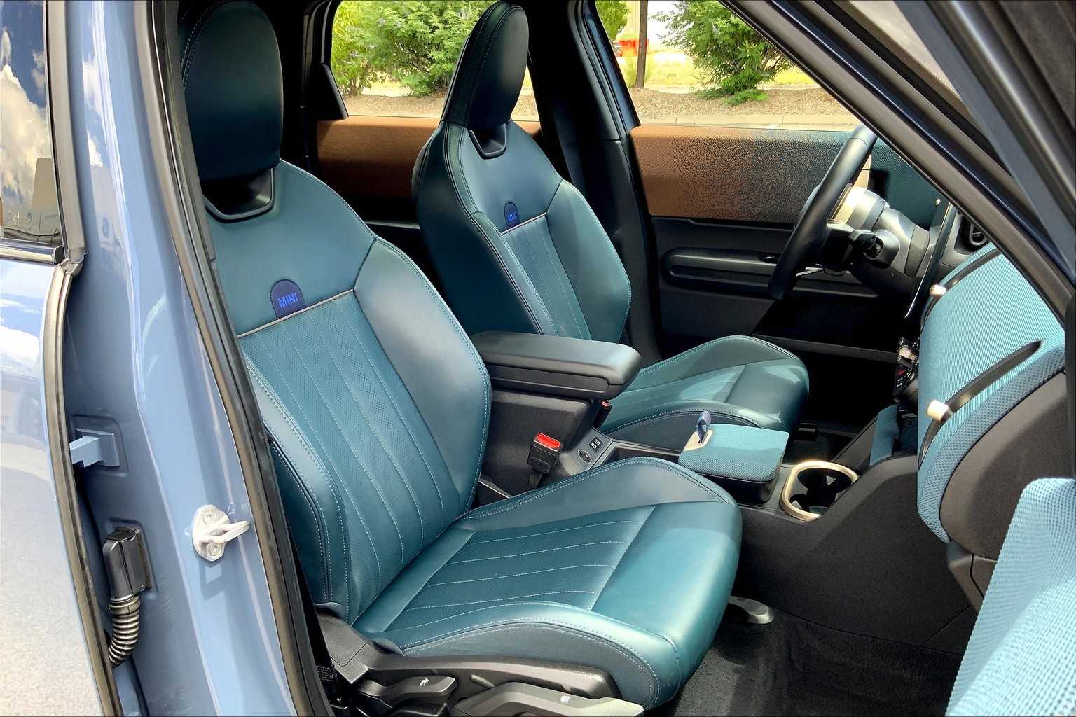 2025 Mini Countryman S ALL4 photo 5