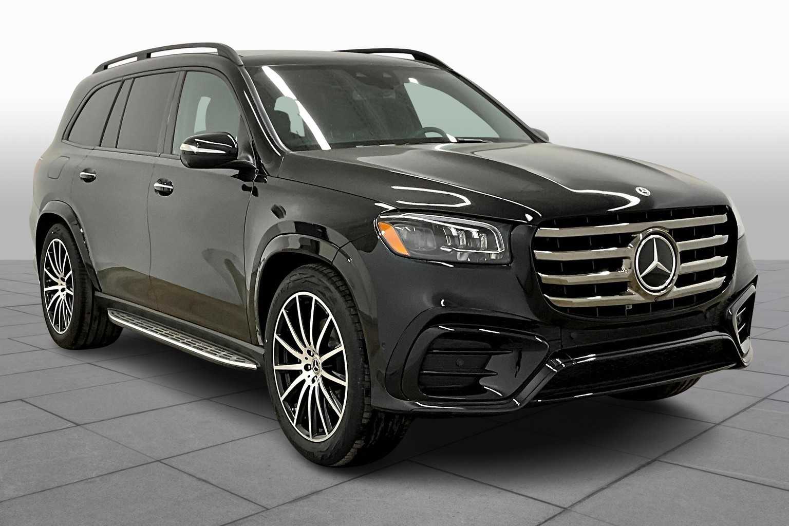 2025 Mercedes Benz GLS 450 4MATIC photo 2